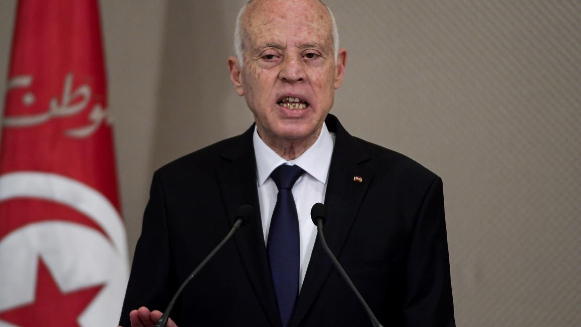 تنفير الرئيس التونسي من لقاح كورونا تثير جدلاً